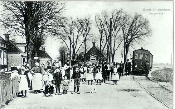 De stoomtram rijdt door Achlum (1902-1939)